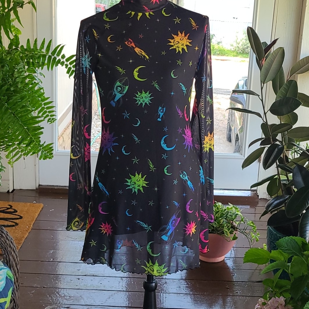Dress  good  condition